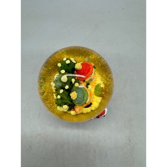 Christmas Musical Snow Globe With Penguins & Christmas Tree Scene READ - Picture 7 of 10